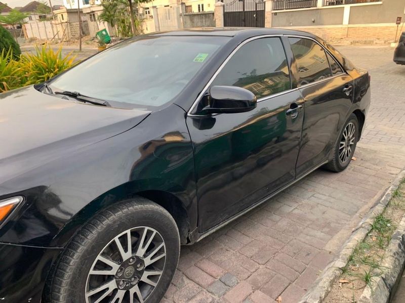 Thumbnail 2 of 2013 Toyota Camry LE
